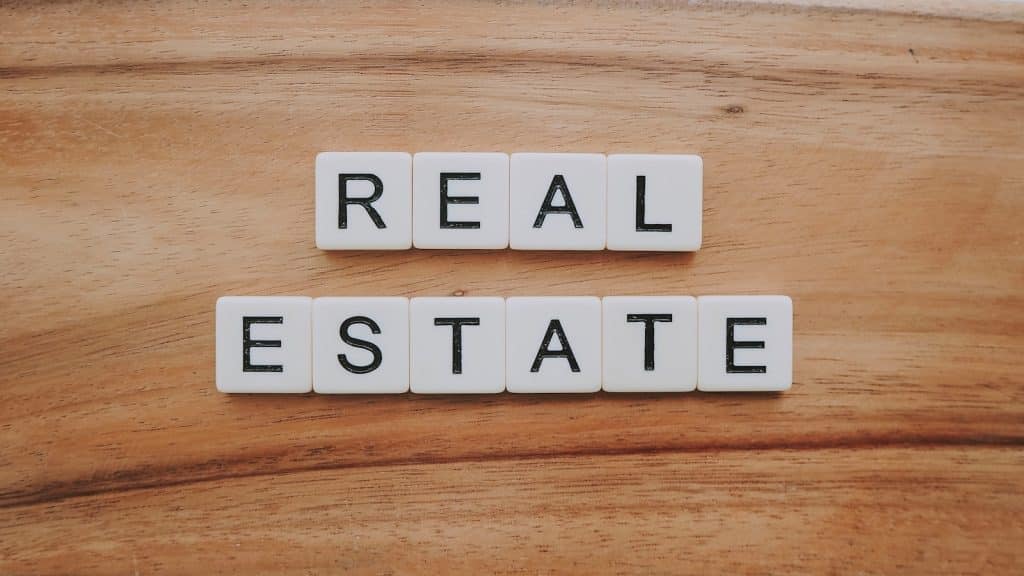 how to invest in fractional real estate shares